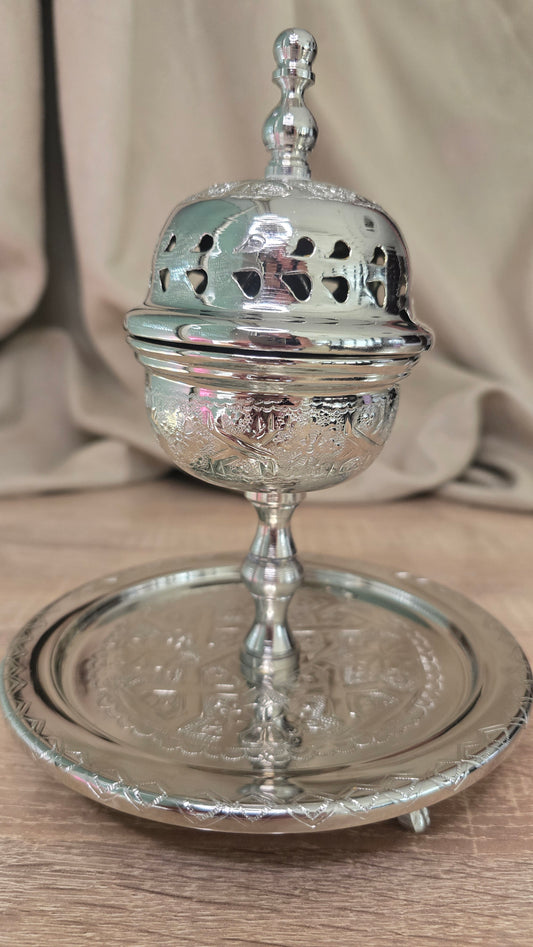 Porte encens oriental en métal argenté gravé, Lalla Fadma